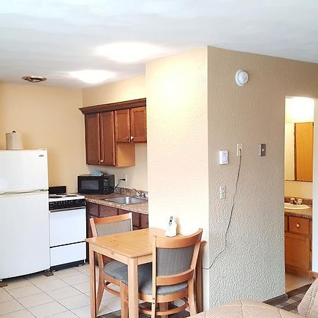 Oakdale Motel Owatonna Екстер'єр фото