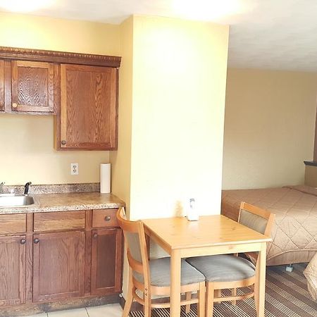 Oakdale Motel Owatonna Екстер'єр фото