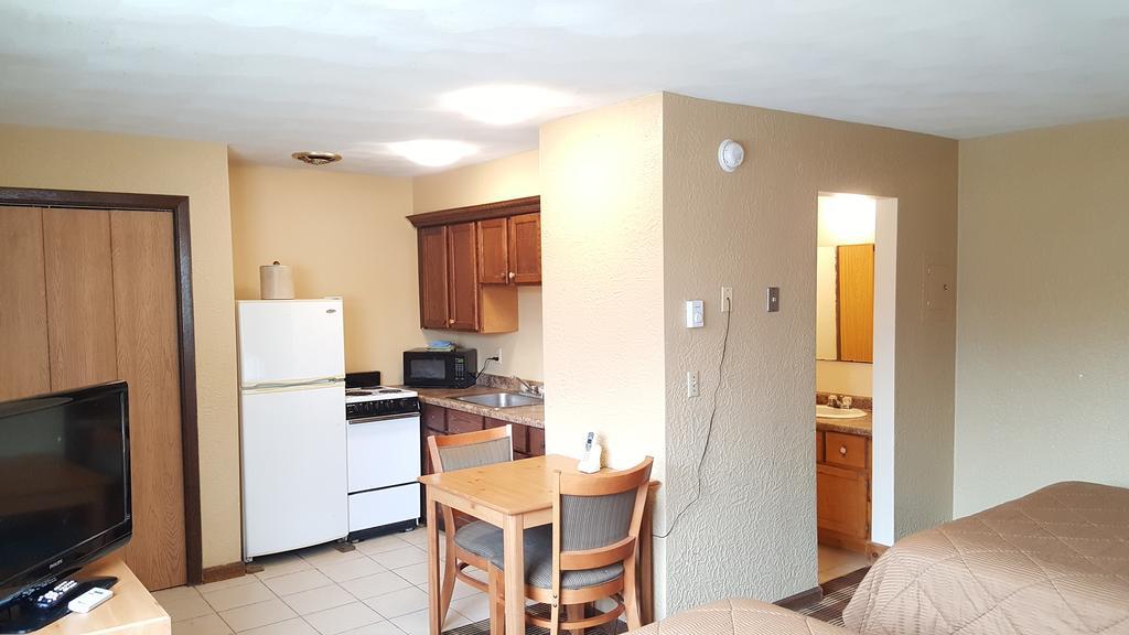 Oakdale Motel Owatonna Екстер'єр фото