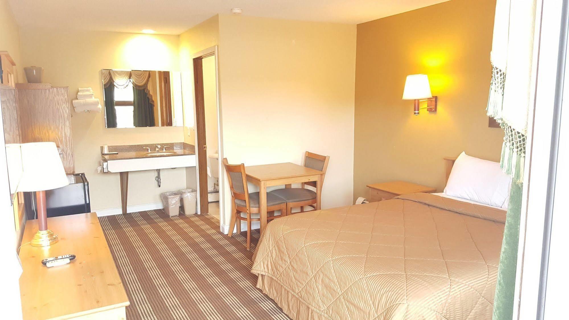 Oakdale Motel Owatonna Екстер'єр фото